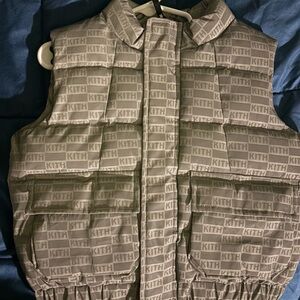 Kith Logo Print Puffer Vest in Gray